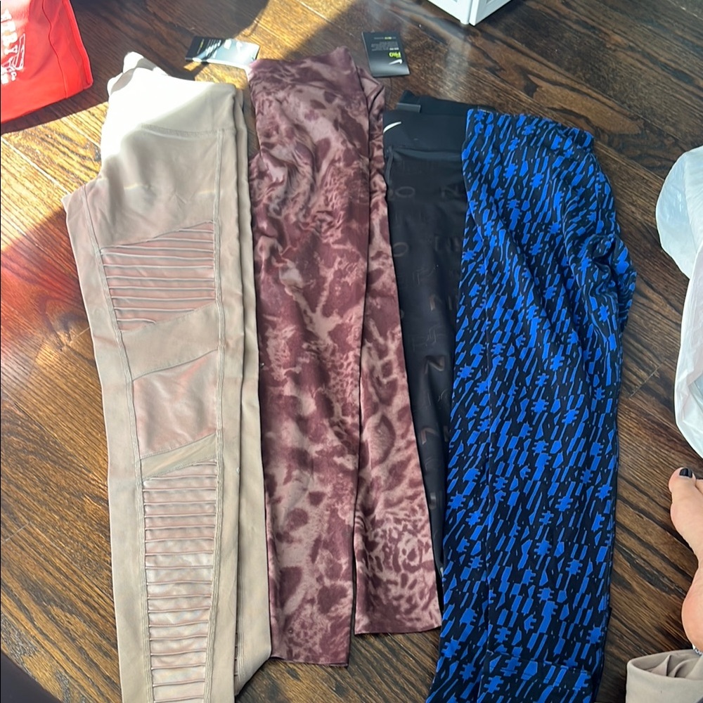 Nike and alo yoga Tan and Red Ribbed Ruched Leggings 4 pairs